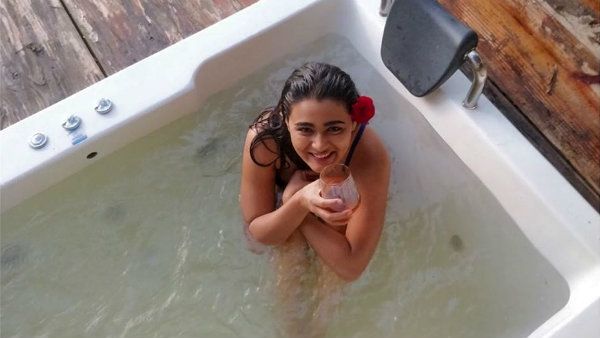 ட்விங்கிள் ட்விங்கிள் லிட்டில் ஸ்டார்..ஷாலினி இஸ் ஆல்வேஸ் க்யூட்டஸ்ட் ஸ்டார் வர்ணிக்கும் ரசிகர்கள்!