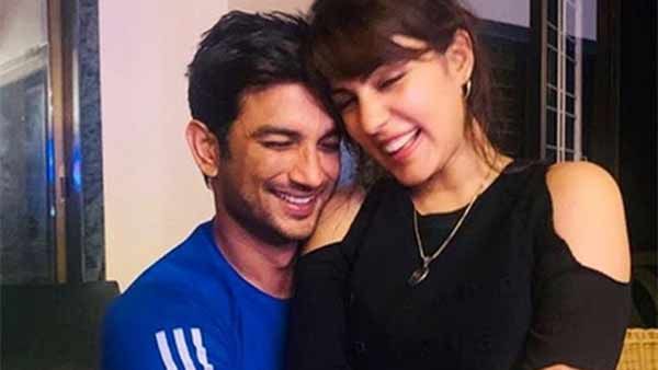 சுஷாந்த் சிங் மறைந்து ஒரு மாசம் ஆகுது.. டிரெண்டாகும் முன்னாள் காதலிகள்.. ரியா vs அங்கிதா.. ஏன்?