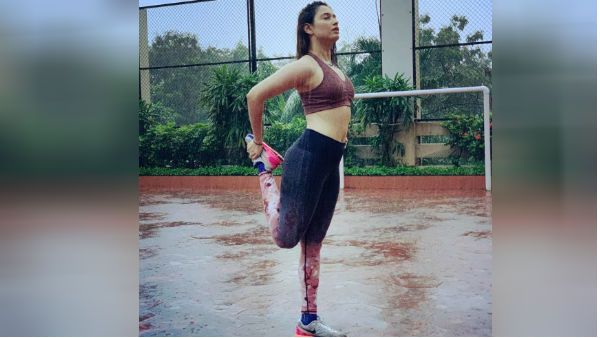 கொட்டும் மழையில்..சொட்ட சொட்ட நனைந்து உடற்பயிற்சி.. தமன்னாவின் லேட்டஸ்ட் கிளிக் !