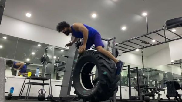 உடற்பயிற்சியின் போது கீழே விழுந்த டோவினோ தாமஸ்... படபடத்து போன ரசிகர்கள்..!