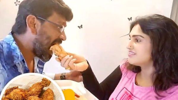 ஆகககா.. கேஎப்சி கிரிஸ்பி சிக்கனை வனிதா ஊட்ட.. பீட்டர் பால் வாங்கிச் சாப்பிட.. அள்ளுதே!