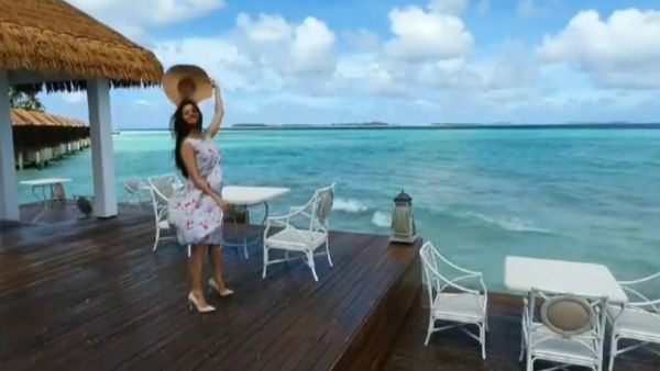 நடுக்கடலில் நளினமான நடனம் .. வேதிகா வெளியிட்ட அதிரி புதிரி வீடியோ !