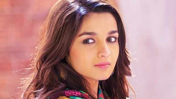 பயந்து வருது.. கமெண்ட் பக்கத்தை க்ளோஸ் பண்ணிய ஆலியா பட்.. வச்சு செய்யும் நெட்டிசன்ஸ் #AliaBhatt