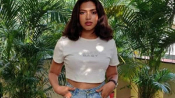 என்னது.. கிழிஞ்ச டவுஸர் …அமலாபாலின் புது கிளிக்..கிறங்கிப் போன ரசிகர்கள் !