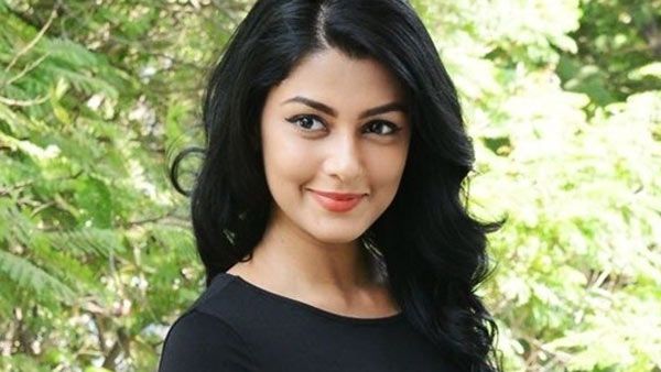 கொரோனா லாக்டவுனில்.. அழகான ஆண் குழந்தைக்கு அம்மா ஆனார் பிரபல நடிகை.. ரசிகர்கள் வாழ்த்து!