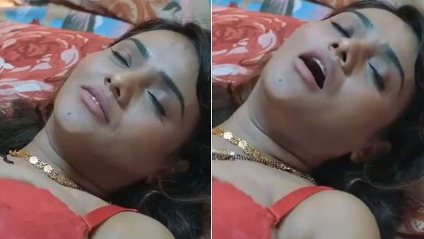 18+: காலை தூக்கி மேலே வைத்து.. ஒரு நியாயம் வேண்டாமா.. கட்டில் காட்சியை அப்படியே காட்டும் வெப் சீரிஸ்