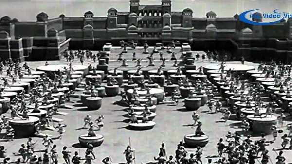 கொஞ்சம் பிளாஷ்பேக்: இந்தியில் மெகா ஹிட்டான முதல் தமிழ் படம்.. சின்ன சேஞ்ச், பெரிய ஆச்சரியம்!