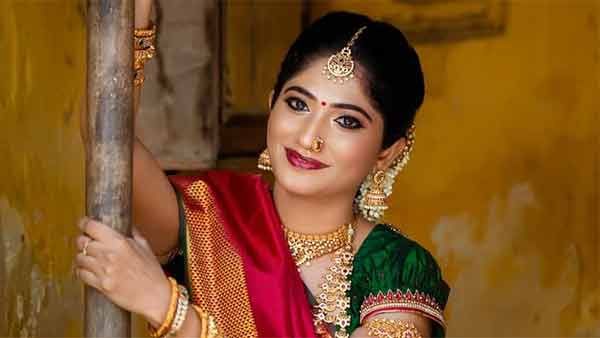 மடிசார் கட்டிக்கொண்டு மாமி லுக்கில் பிக்பாஸ் ஜூலி.. பேஷ் பேஷ் நன்னாருக்கு என பாராட்டும் ஃபேன்ஸ்!