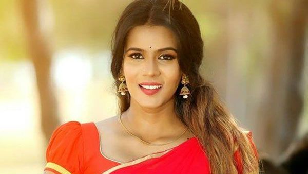 அவதூறு பேச்சு.. மீரா மிதுன் மீது புகார் கொடுத்த விஜய் மக்கள் இயக்கம்.. நடவடிக்கை பாயுமா?