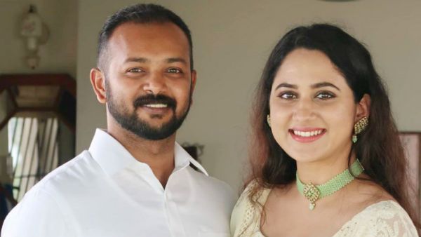 தீவிரமாகும் கொரோனா பரவல்.. கல்யாணத்தை எப்போ நடத்தலாம்? குழப்பத்தில் பிரபல நடிகையின் குடும்பம்!