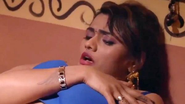 18+: மகன் வெளியூரில்.. மருமகளுடன் 