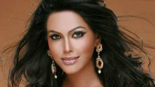 விடாமல் விரட்டுதே.. மேலும் ஒரு பிரபல நடிகைக்கு கொரோனா பாதிப்பு.. வீட்டில் தனிமை சிகிச்சை!