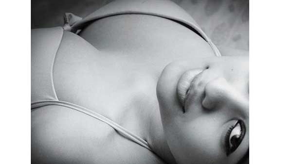 நிஜமாவே நீங்க தங்கம் தான்.. இலங்கை நடிகை வெளியிட்ட ஹாட்டான ‘ஓல்டு இஸ் கோல்டு’ புகைப்படம்!