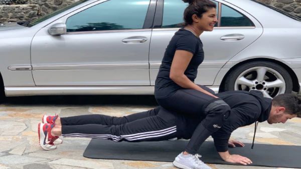 உடற்பயிற்சி செய்யும் கணவர் மீது ஏறி அமர்ந்து.. நடிகை பிரியங்கா சோப்ரா செய்த சேட்டையை பாருங்க!