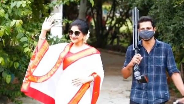 கட்சியில் சேரப் போறீங்களா ? பிக்பாஸ் பிரபலத்தை கலாய்த்த ரசிகர் !