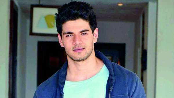 அவர்கள் மரணத்தில் எனக்கு தொடர்பா.. மீடியாக்களை கெட்ட வார்த்தையால் திட்டி பிரபல நடிகர் ஆவேசம்!