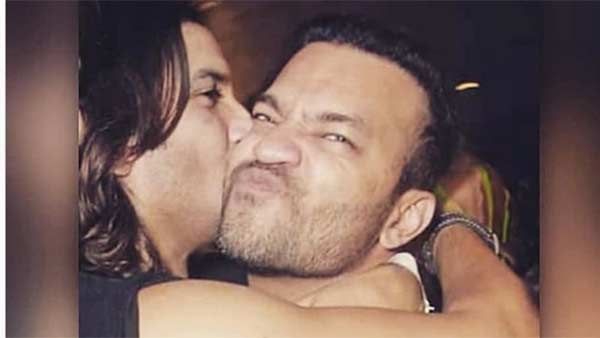 அங்கிதாவின் காதலரை கட்டிப்பிடித்து முத்தம் கொடுக்கும் சுஷாந்த்.. திடீரென வைரலாகும் 'ரேர் பிக்'!