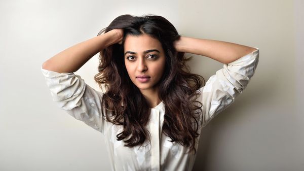 கபாலி நடிகை ராதிகா ஆப்தேவுக்கு இன்று பிறந்தநாள்.. குவியும் வாழ்த்துக்கள்!