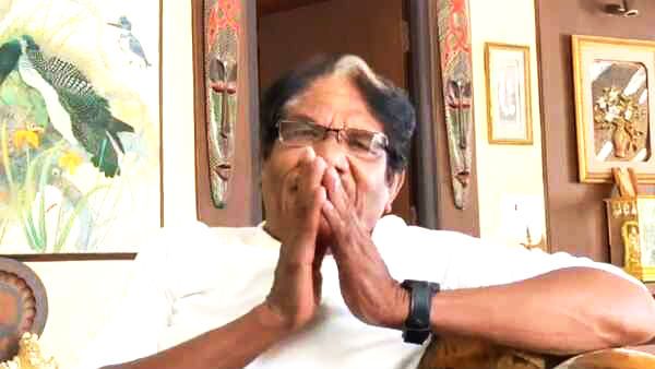 'நோஞ்சான்' என்பதா? கிளம்பியது எதிர்ப்பு..' அது கோபத்தில் வந்த வார்த்தை' பாரதிராஜா திடீர் விளக்கம்!