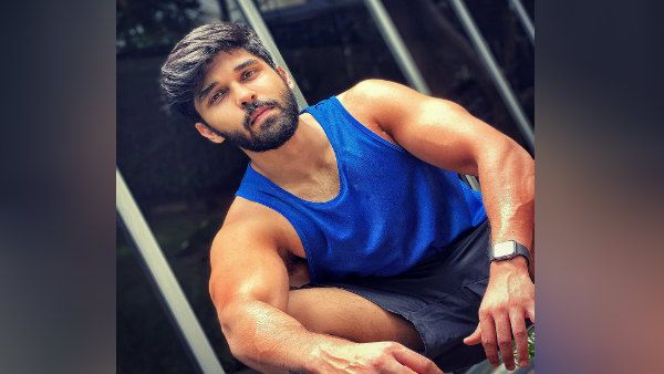 இந்த புலி அப்பா புலியை விட அதிகமாவே பாயும்.. ஹேப்பி பர்த்டே துருவ் விக்ரம்.. குவியும் வாழ்த்துக்கள்!