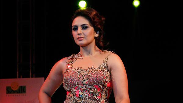 தவறாக நடந்தால் போலீஸ்ல சொல்லுங்க.. மீ டுவின் புனிதத்தை காப்பாத்துங்க.. அஜித் ஹீரோயின் ஆக்ரோஷம்!