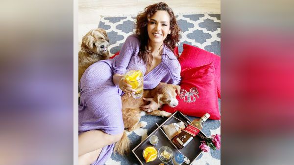 ஜானி வாக்கர் சரக்கில் புது ரெசிபி.. சரக்கும் கையுமா நடிகை போட்ட போட்டோ.. வாய் பிளக்கும் குடிமகன்ஸ்!