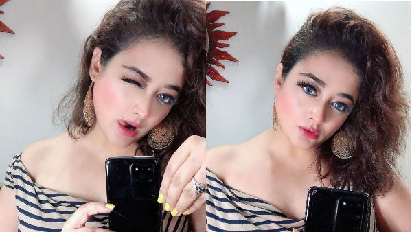 நாக்கை நீட்டி.. சட்டையை கழட்டி.. வேற லெவலில் இறங்கிய விக்ரம் பட ஹீரோயின்.. அதற்காகதானோ?!