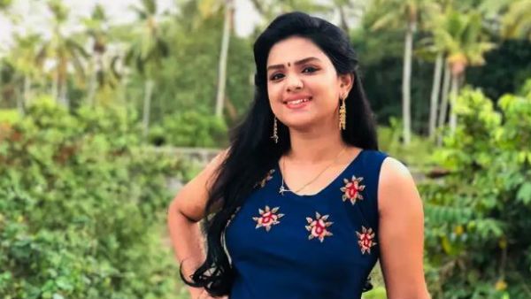 தற்கொலை வழக்கு.. டிவி நடிகையை இன்னும் கைது செய்யாமல் பாதுகாப்பதா? நடவடிக்கை குழு ஆவேசம்!