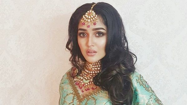 பாவாடை தாவணியெல்லாம் போரடிச்சு போச்சு.. மாடர்ன் கெட்டப்புக்கு மாறிய குட்டி நயன்!