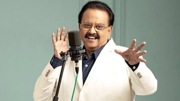 போட்டோ ஷுட்டுக்காக ஜாலியாக பாட்டுப்பாடிய எஸ்பிபி.. அரிய வீடியோவை பகிர்ந்த பிரபல போட்டோகிராஃபர்!