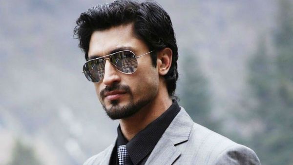 'ஆமா, அவரை காதலித்து வருகிறேன்..' ஒப்புக்கொண்ட அஜித் பட வில்லன்... அந்த நடிகைதானா அவர் காதலி?