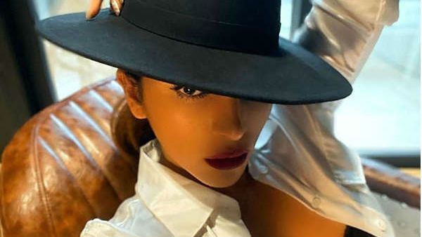 கவர்ச்சி கன்னி டூ ஜேம்ஸ்பாண்ட் கன்னி.. பாலிவுட்டை கலக்கும் பிரபல நடிகை!