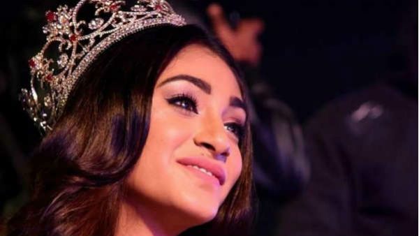 கவர்ச்சியால் கட்டி இழுக்கும் முகின் ராவின் ரீல் காதலி.. திணற வைக்கும் புகைப்படங்கள்!