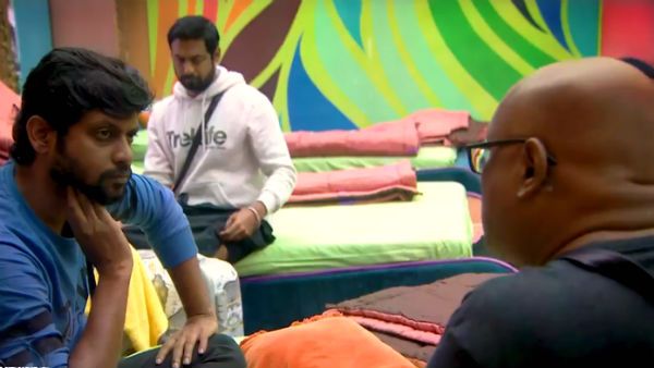 ரியோவுக்கு விஜய் டிவியின் மொரட்டு காளைன்னு நெனப்பு.. சேதாரம் உனக்குதான் தம்பி.. விளாசும் நெட்டிசன்ஸ்