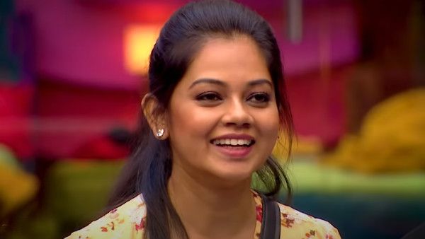 கமலிடம் சிக்கி சின்னாபின்னமான அனிதா.. பேசாம சன் டிவியிலேயே இருந்து இருக்கலாம்.. நெட்டிசன்ஸ் அட்வைஸ்!