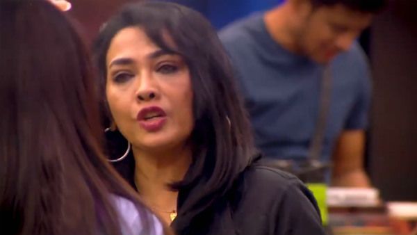 ரேகாவுக்கும் சனம் ஷெட்டிக்கும் சண்டை நடக்க காரணமே நம்ம மொட்டை தல சுரேஷ் தான்.. நடந்தது இதுதான்!