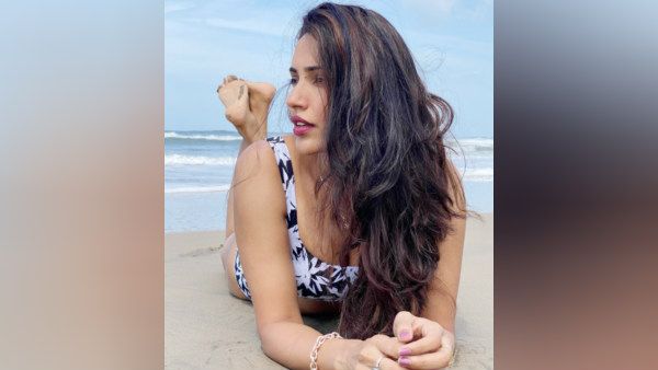 'பொறுப்பா இருந்ததெல்லாம் போதும்.. வாங்க சுதந்திரமா இருப்போம்..' பிரபல நடிகையின் வேற லெவல் ஆசை!