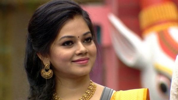 இவ்ளோ நாள் பாத்துக்காம இருந்ததேயில்ல.. பிக்பாஸ் வீட்டுக்குள் பொண்டாட்டி.. உருகும் பிரபலம்!