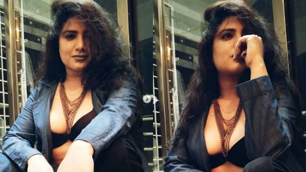 கழுத்து நிறைய செயின்.. சட்டையை கழட்டி பரந்த மனசை காட்டும் ஆன்ட்டி நடிகை!