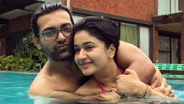 இவர்தான் என் 'சோல்மெட்' நீச்சல் குளத்தில் காதலருடன் லூட்டியடிக்கும் பூனம் பஜ்வா தீயாய் பரவும் போட்டோ