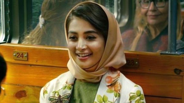 வெளிநாட்டு லொகேஷனில், ஓடும் ரயிலில்.. 'ராதே ஷ்யாம்' படத்தில் இதுதான் பூஜா ஹெக்டே லுக்!