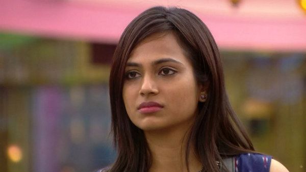 சிரிச்சுகிட்டே சாதிச்சிடுறாங்க.. ரம்யாவை நெகிழ வைத்த கமல்.. இன்னொரு கையில் ஊசியும் இருக்கு!