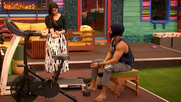 நேத்தே பாத்தாச்சு.. இத போடத்தான் எக்ஸ்ட்ரா 5 நிமிஷமா.. பிக்பாஸ் புரமோவை வெளுக்கும் நெட்டிசன்ஸ்!