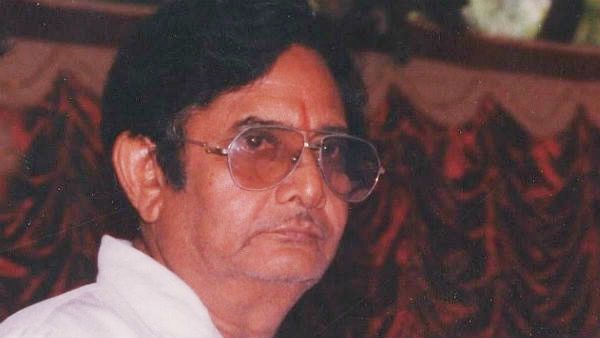 திடீர் உடல் நலக்குறைவு.. சிகிச்சைப் பெற்று வந்த பிரபல இயக்குனர் மரணம்.. திரையுலகினர் இரங்கல்!