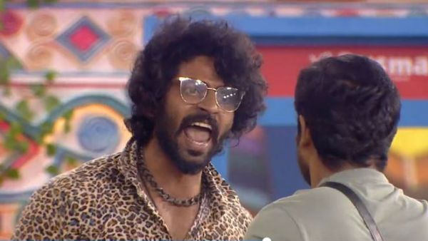 அவ்ளோ தானா பயில்வான்.. அப்படி பயந்து ஓடுறீங்க.. வாய் மட்டுமே வச்சிக்கிட்டு நீங்களும் தான் ஆடுறீங்க!