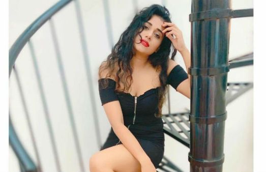 என்ன ஒரு ஷேப்..பிட்டான உடையில் படுகவர்ச்சி காட்டிய ஷில்பா மஞ்சுநாத் !