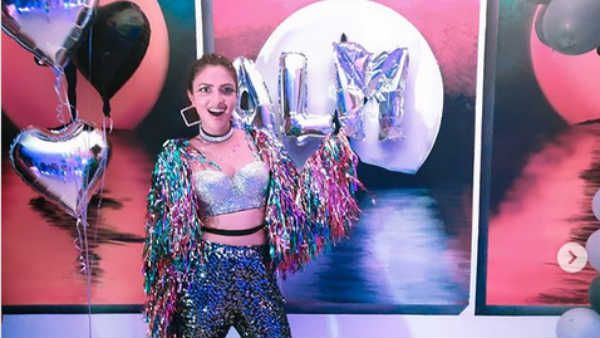 டிஸ்கோ ஸ்டைலில் ஜிகுஜிகு டிரெஸ்.. நண்பர்களுடன் பிறந்த நாளை அப்படி கொண்டாடிய நடிகை அமலா பால்!