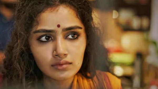 அனுபமாவின் “ஃபிரீடம் அட் மிட்நைட்“..டைட்டிலே டிஃபரண்டா இருக்கே.. குறும்படம் எப்படி இருக்குமோ!