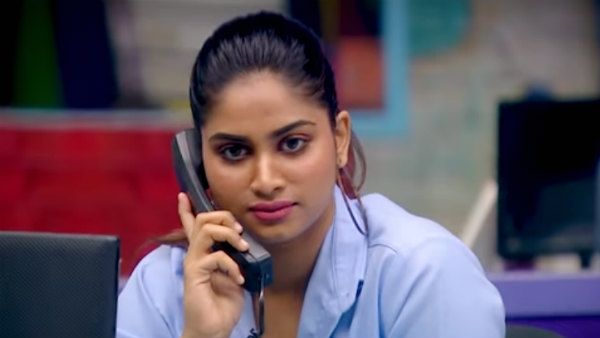 அன்பு தானாம்.. காதல் இல்லையாம்.. ஷிவானியும் சொல்லிட்டாங்க.. ஓவர், ஓவர்.. ஆரி கொஞ்சம் வழியிறாரோ !