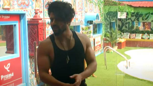 இவ்ளோ கேவலமா யாரும் விளையாட மாட்டாங்க.. ஜெயிலுக்கு போக மாட்டேன்னு அடம்பிடித்த பாலா.. செம சவுக்கடி!